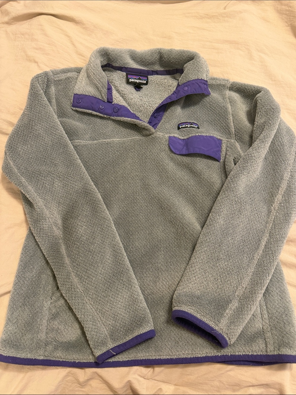 Patagonia women’s Gray Pullover Fleece with Purple Trim